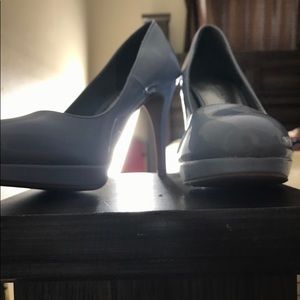 Size 7
Christian Siriano 
Never worn